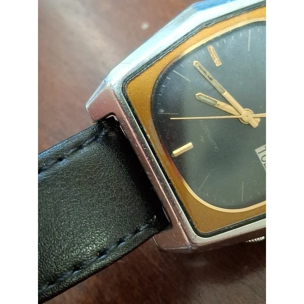 Vintage Mens Seiko 5 Automatic 33mm Watch 7009-5560A1. 17 Jewels, Self Winding.